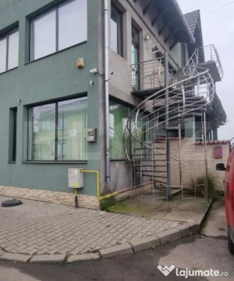 Spațiu comercial, de 1,000 mp, în Central