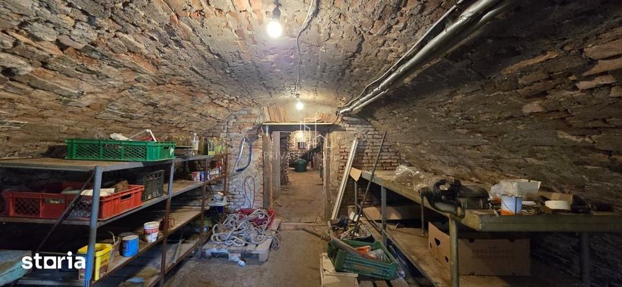 Casă cu 5 camere cu Teren 800 Mp în Vânători