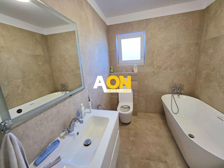 Casă individuală cu 4 camere cu Canalizare în Cetate