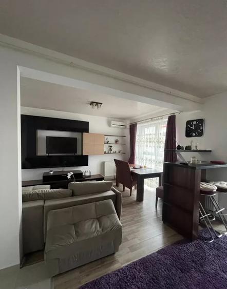 Apartament cu 3 camere decomandat, mobilat în Bartolomeu