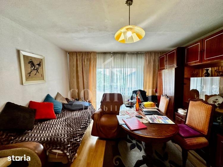 Apartament cu 4 camere decomandat în Dâmbul Rotund