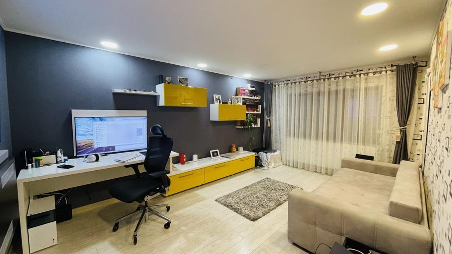 Apartament cu 2 camere decomandat, mobilat în