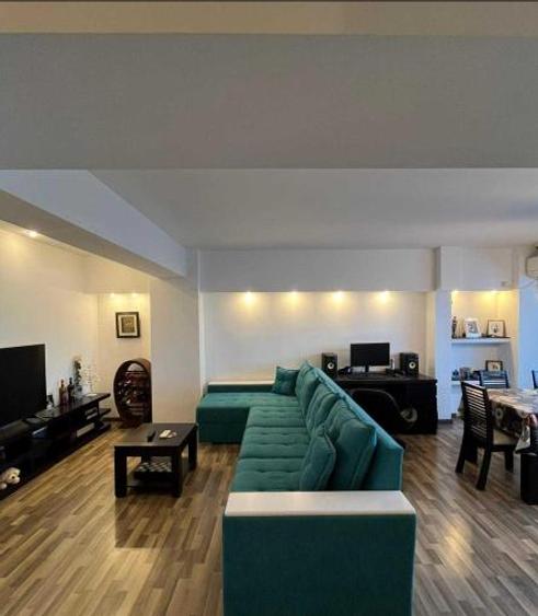 Apartament cu 2 camere decomandat în Casa de Cultură