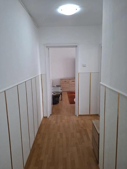 Proprietar inchiriez apartament 3 camere - 5