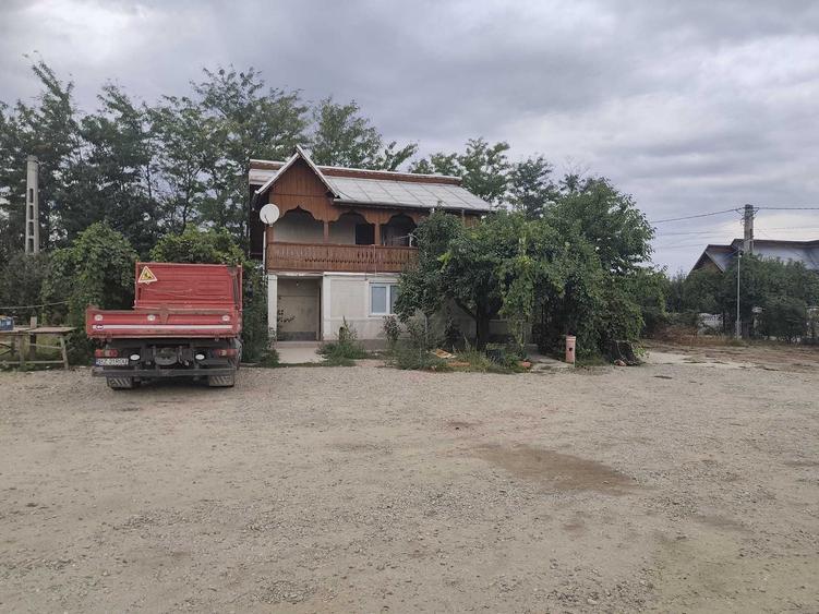 Casă cu 4 camere în Central