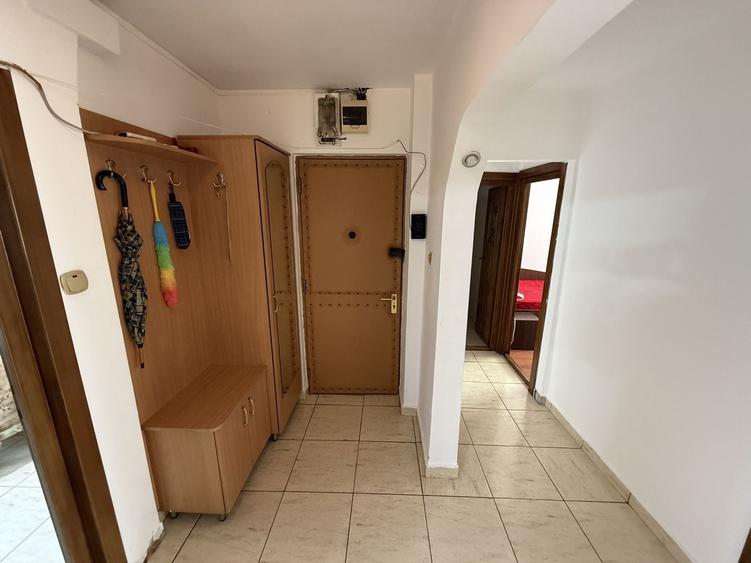 Apartament cu 4 camere decomandat, mobilat în Inel II