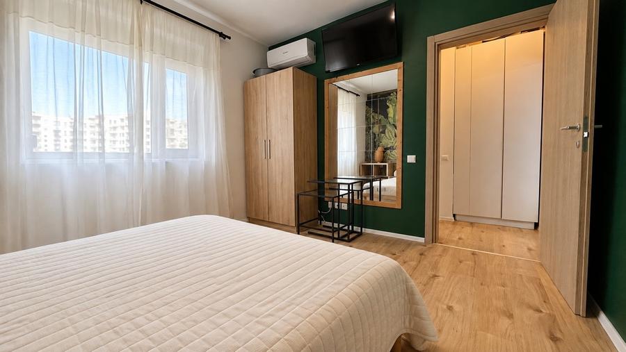 Apartament cu 2 camere semidecomandat, mobilat în DN 1