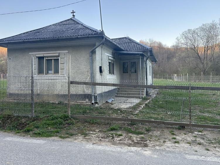 Casă cu 2 camere în Central