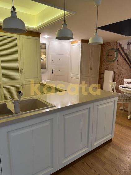 Apartament cu 3 camere semidecomandat, mobilat în Barbu Văcărescu