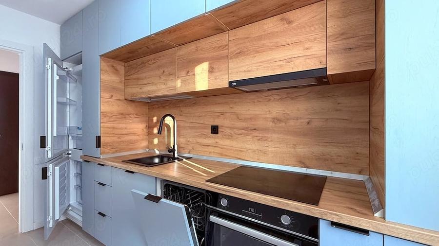 Apartament cu 2 camere decomandat în 1 Decembrie