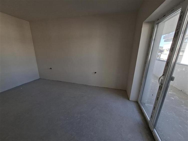 Apartament cu 3 camere circular în Florești