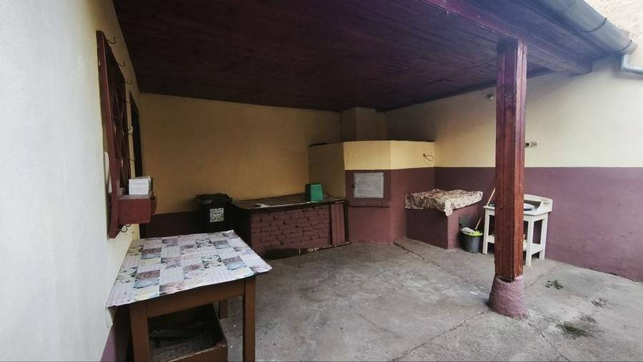Casă cu 4 camere în Pianu