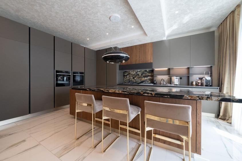 Penthouse cu 5 camere semidecomandat, mobilat în Herăstrău