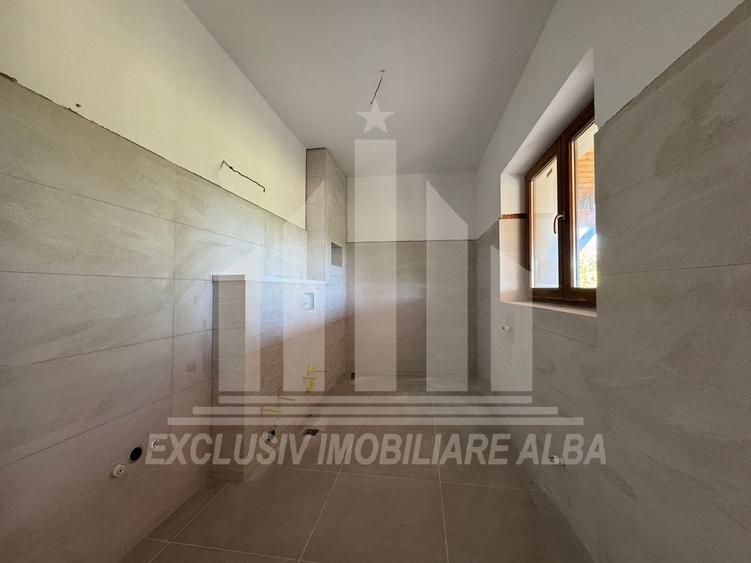 Casă individuală cu 5 camere cu Canalizare în Micești