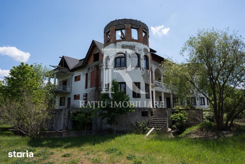 Casă cu Teren 5794 Mp în Aușeu