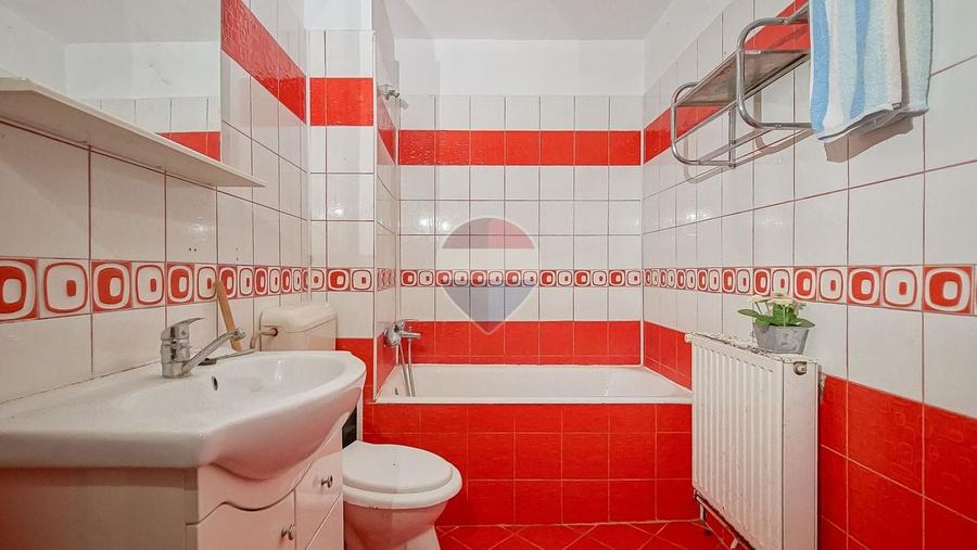 Casă individuală cu 4 camere cu Teren 122 Mp în Schei