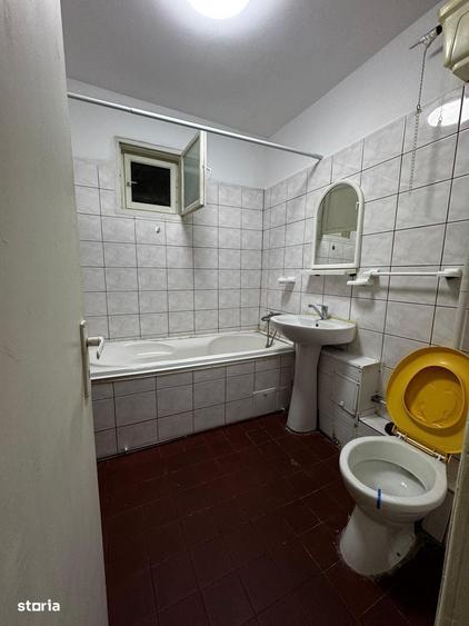 Apartament cu 3 camere decomandat în Complex Studențesc