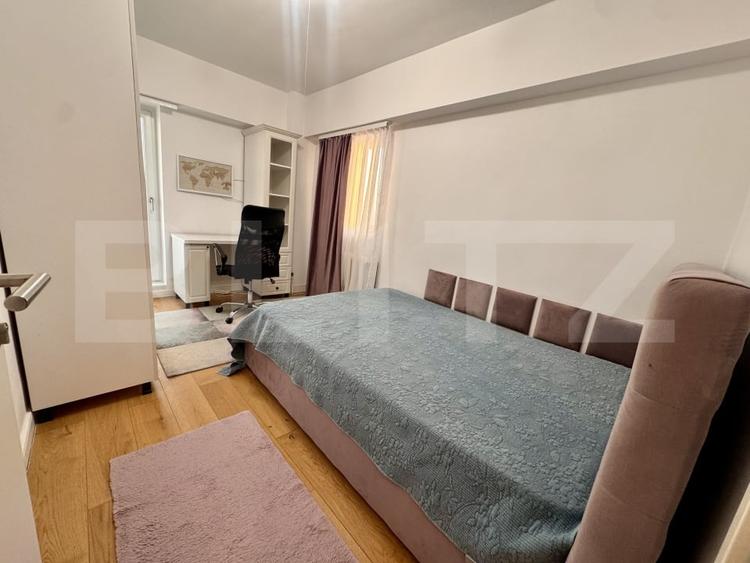 Apartament cu 3 camere decomandat, mobilat în Ultracentral