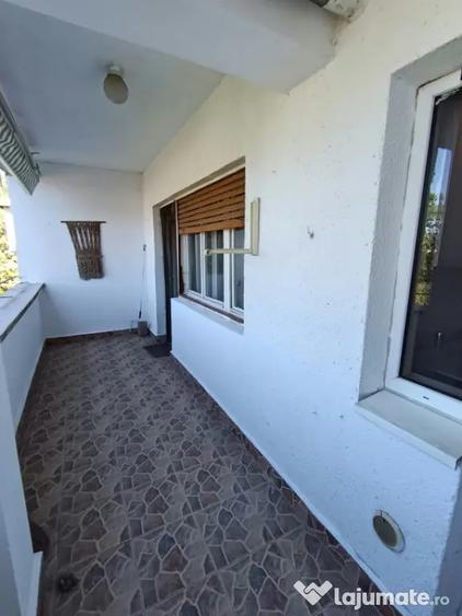 Apartament cu 3 camere decomandat în Săsar