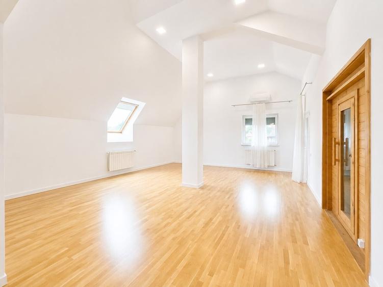Casă individuală cu 7 camere cu Piscina în Iancu Nicolae
