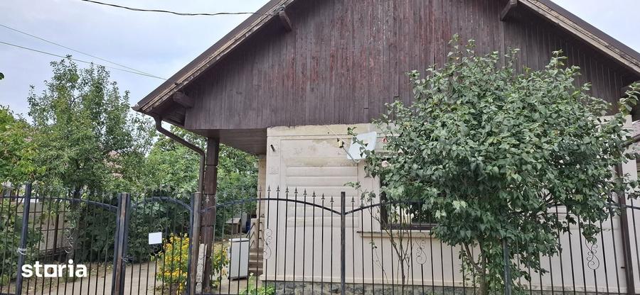 Casă cu 3 camere cu Teren 900 Mp în Central