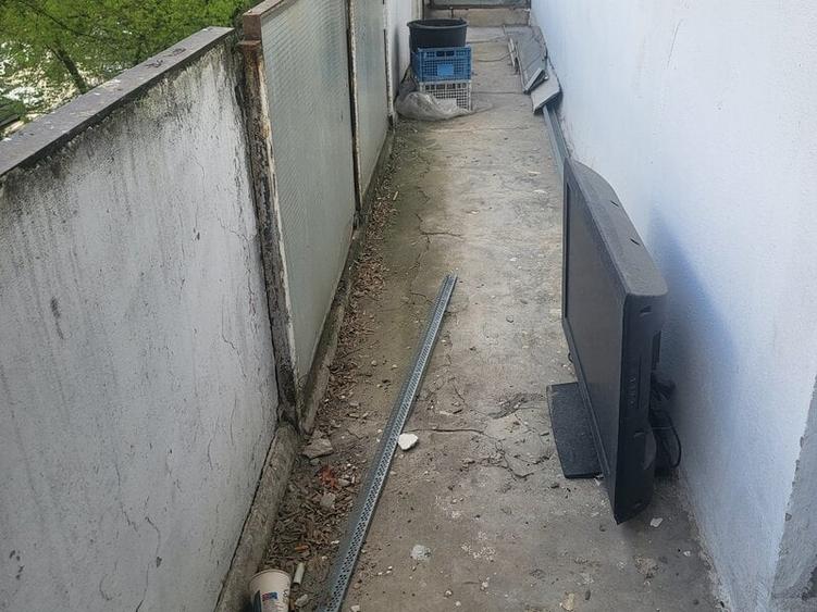 Apartament cu 3 camere decomandat în Drumul Taberei