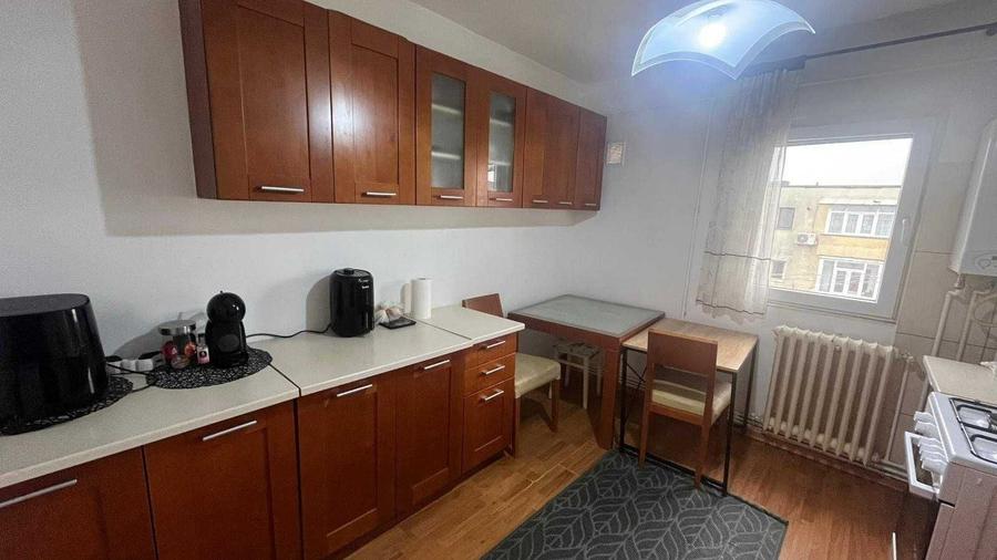 Apartament cu 3 camere decomandat în Dacia