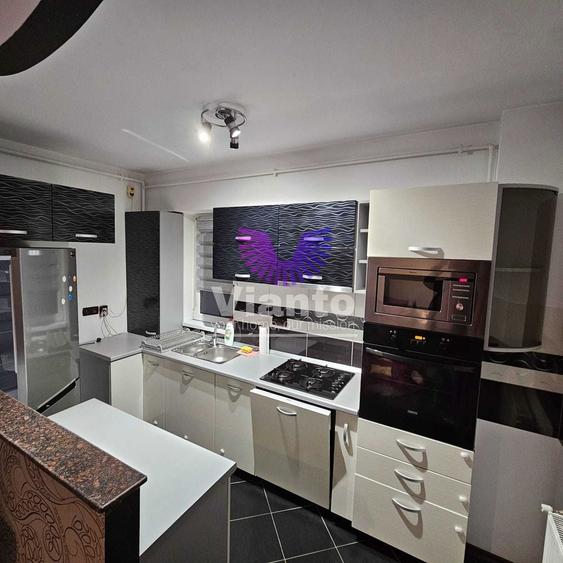 Apartament cu 3 camere decomandat, mobilat în Turnișor