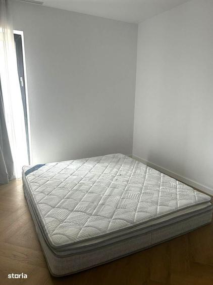 Apartament cu 3 camere decomandat în Barbu Văcărescu