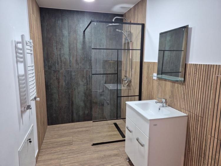 Apartament cu 2 camere decomandat în Florești