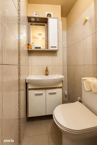 Apartament cu 4 camere decomandat în Tei