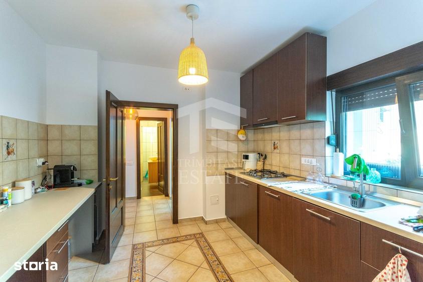 Apartament cu 4 camere în Aviatorilor