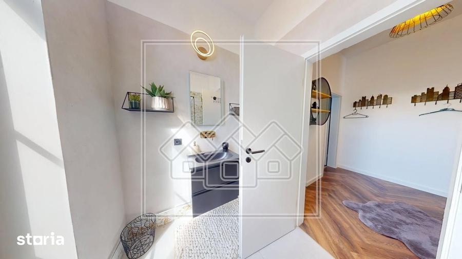 Apartament cu 3 camere decomandat în Est
