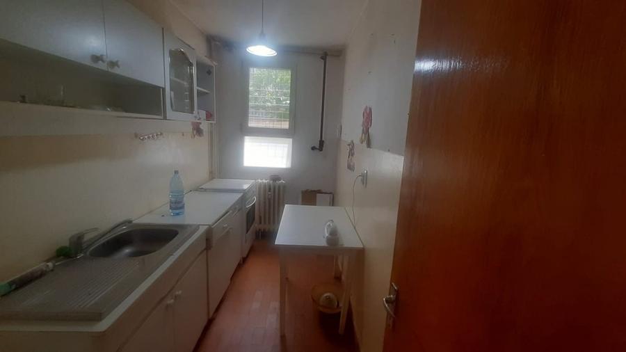 Garsonieră decomandată în Drumul Taberei