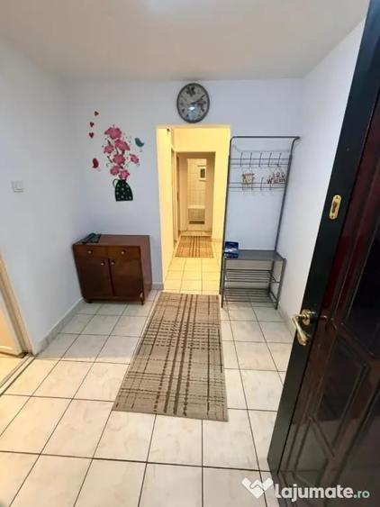 Apartament cu 3 camere decomandat în Canta