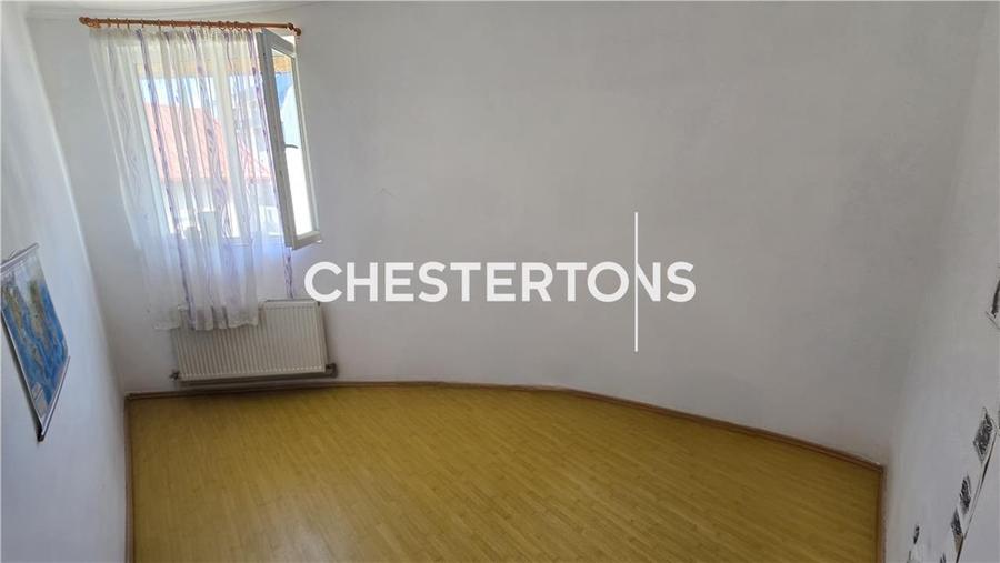 Apartament cu 4 camere decomandat, mobilat în Central
