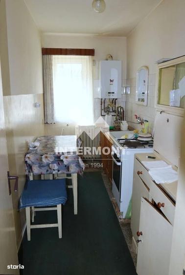 Apartament cu 3 camere decomandat în Malul Spitalului
