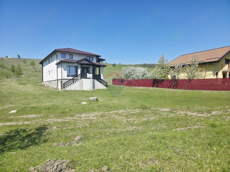 Casă cu Teren 1550 Mp în Dărmănești
