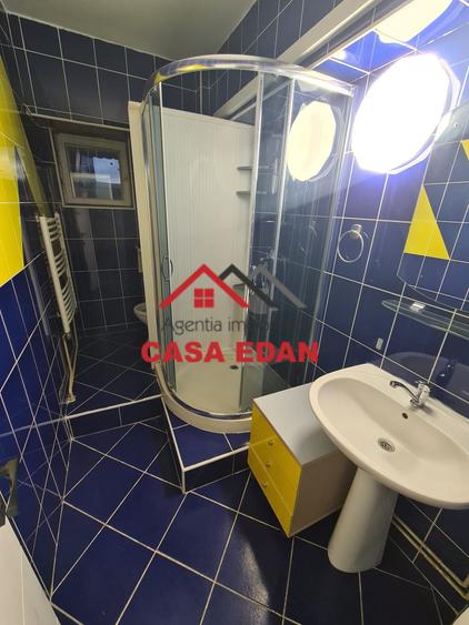 Apartament cu 3 camere decomandat în Câmpina
