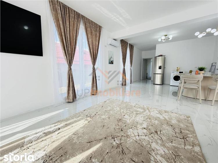 Casă cu 2 camere cu Teren 570 Mp în Sânmartin