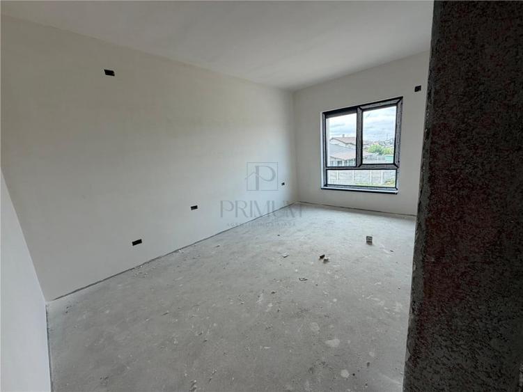 1/2 DUPLEX DE V#194;NZARE - MO#536;NI#538;A NOU#258; - ZONA - 2