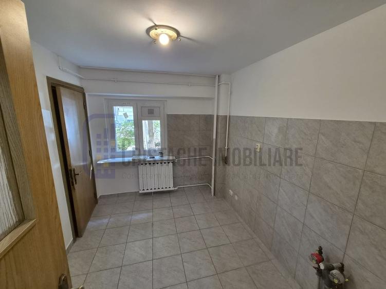 Spatiu birou | PARTER | 3 camere | 2 bai | Calea Calarasilor - 13