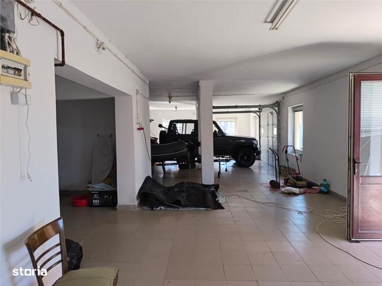 Casă cu 4 camere cu Teren 1255 Mp în 7 Noiembrie