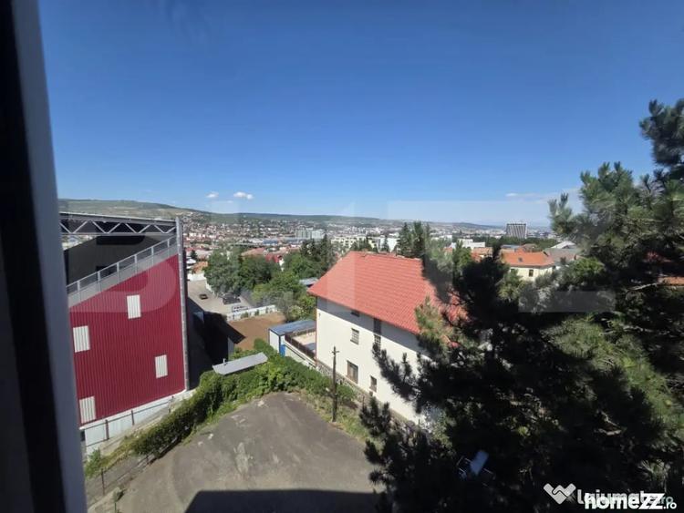 Garsonieră decomandată în Central