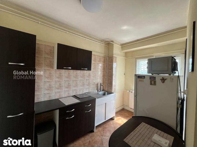 Apartament cu 2 camere semidecomandat, mobilat în Decebal