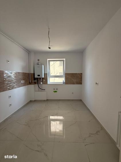 Apartament cu 3 camere în Tractorul