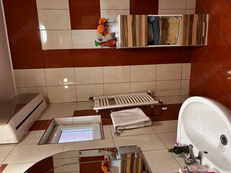 Casă cu 5 camere cu Teren 500 Mp în Exterior Vest