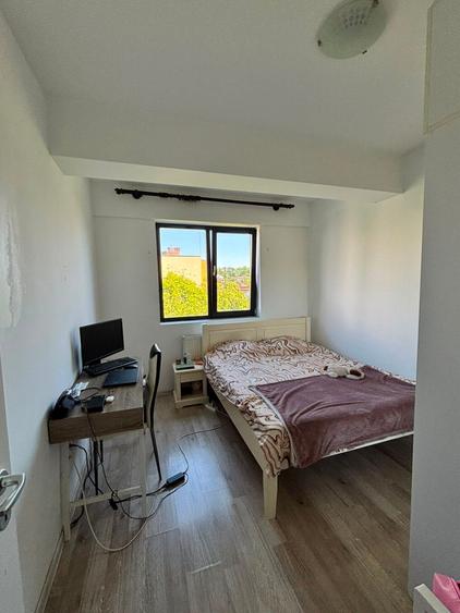 Apartament cu 3 camere semidecomandat, mobilat în Centru Civic