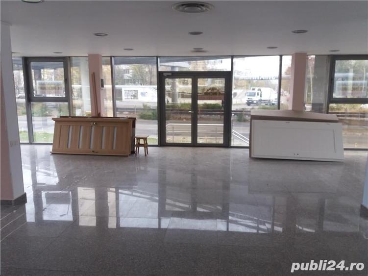 Spațiu comercial, de 200 mp, în Narcisa