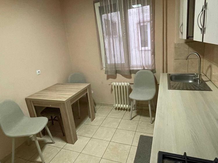 Apartament cu 3 camere decomandat în Ultracentral